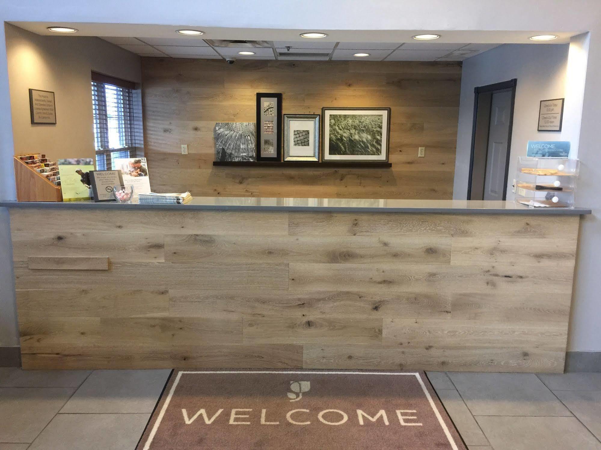Country Inn & Suites By Radisson, Louisville East, Ky Eksteriør billede